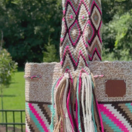 https://ampmsis.com/collections/wayuu-mochila-bags-totes