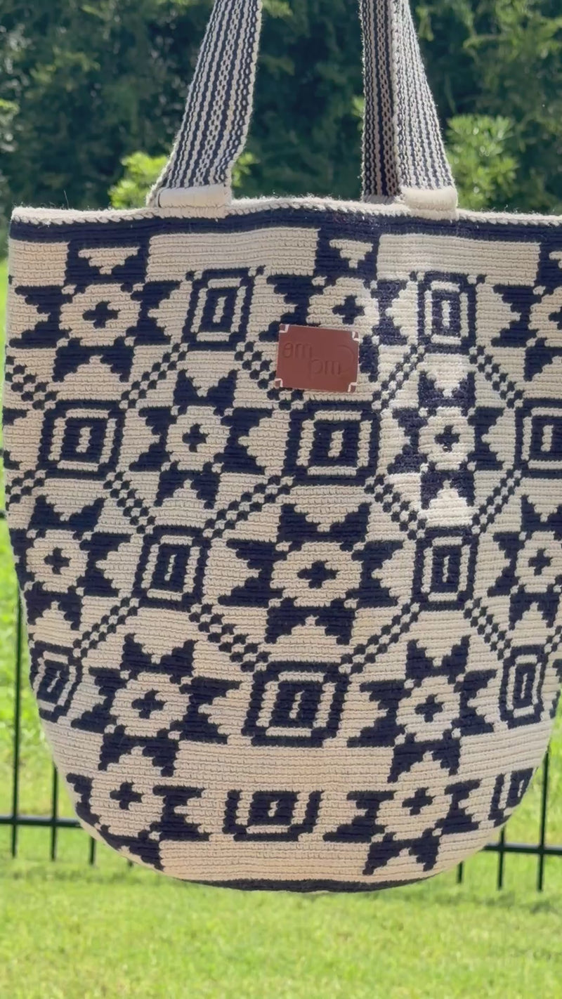 https://ampmsis.com/collections/wayuu-mochila-bags-totes