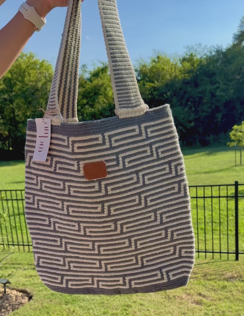 AMPMsis Gray Handwoven Plain Tote Bag – Colombian Artisan Tote | Everyday Shoulder Tote for Work & Travel