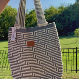 AMPMsis Gray Handwoven Plain Tote Bag – Colombian Artisan Tote | Everyday Shoulder Tote for Work & Travel
