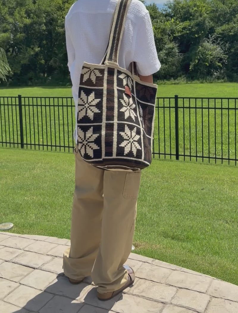 https://ampmsis.com/collections/wayuu-mochila-bags-totes