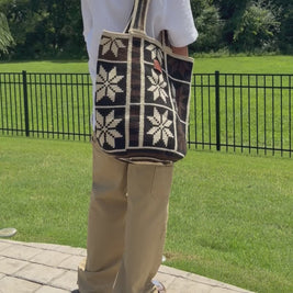 https://ampmsis.com/collections/wayuu-mochila-bags-totes